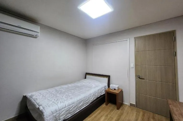 Jeju Bnb Hotel 0*,  Güney Kore